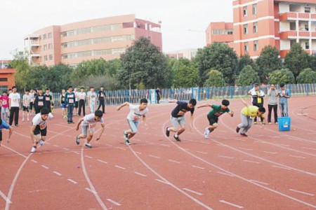 长郡复读学校跟长郡中学有什么关系