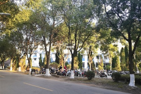 2023届考生打算复读难吗？怎么复读学校？