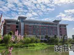 长沙明达洋沙湖复读学校哪个好？（长沙明达复读学校）