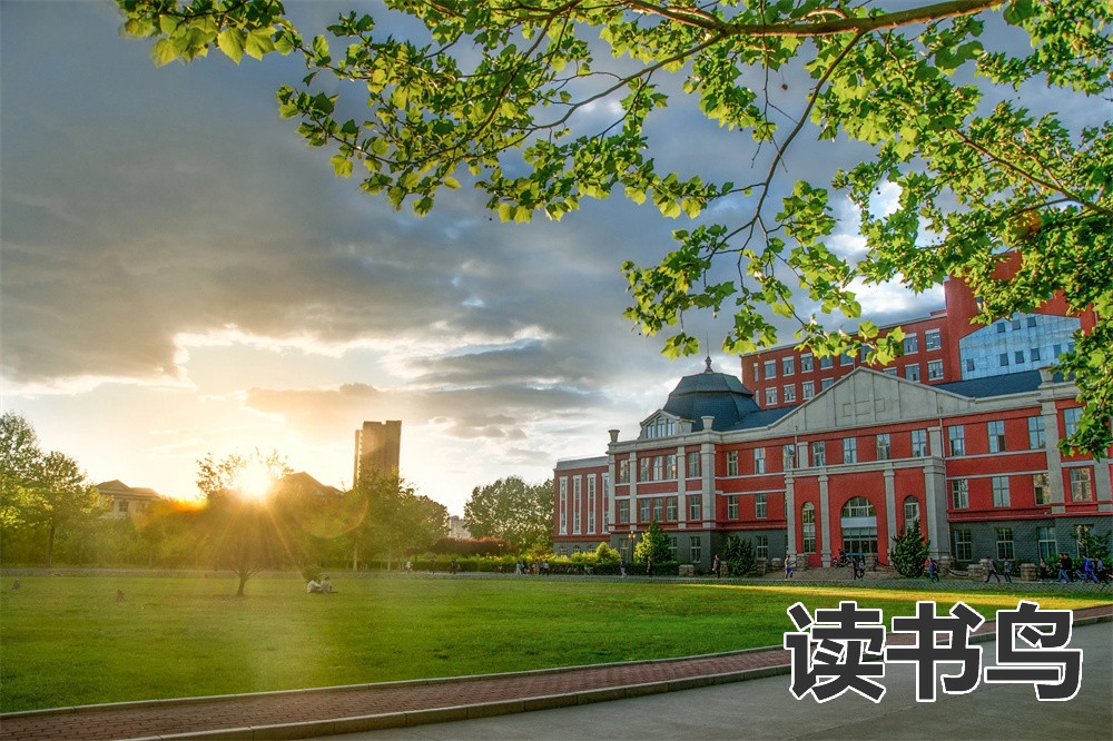 长沙哪些中职学校可以学高铁乘务专业？（高铁乘务专业）