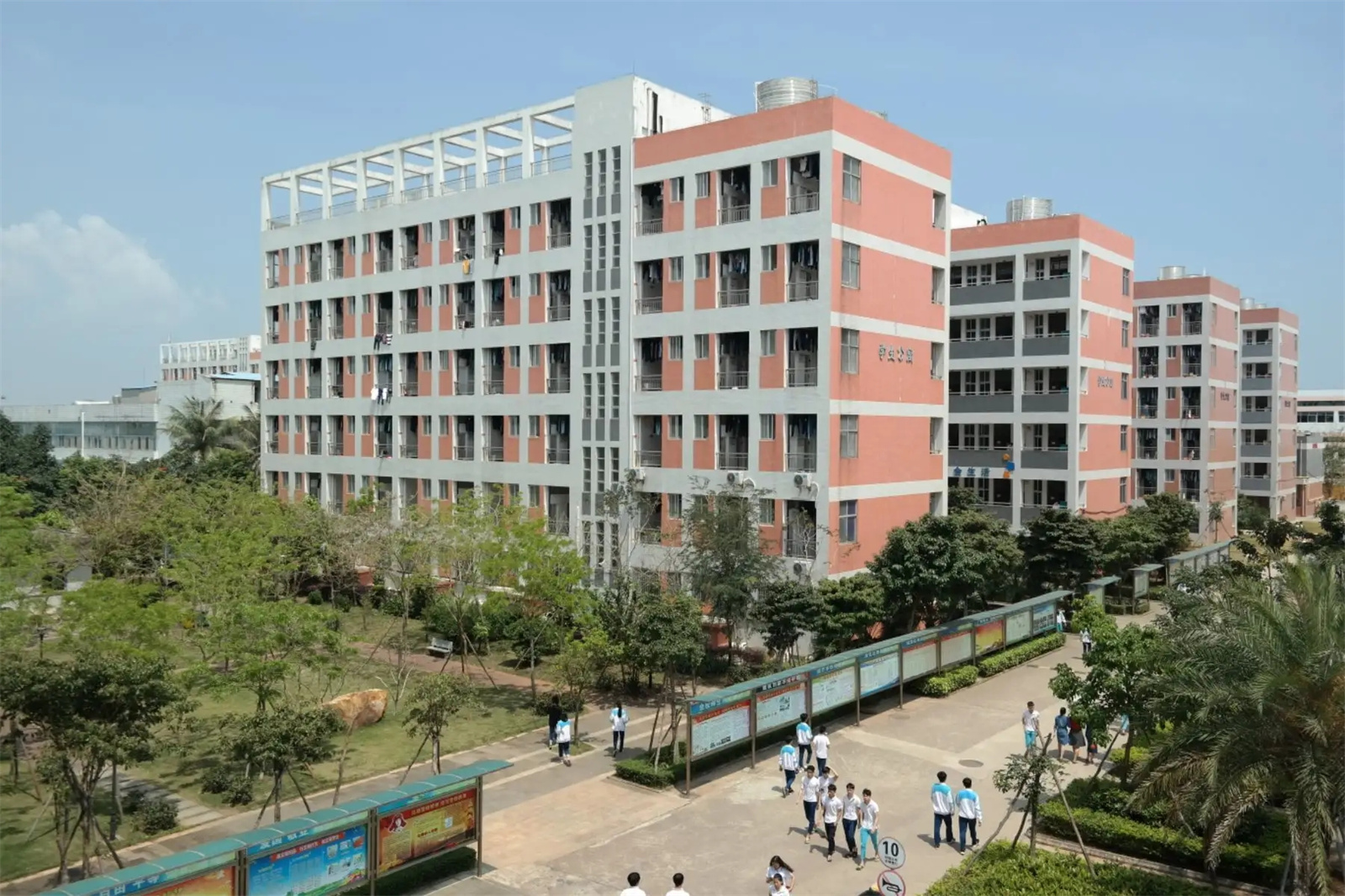 长沙市唯上商务科技学校的升学和就业怎么样？（升学和就业怎么样？）