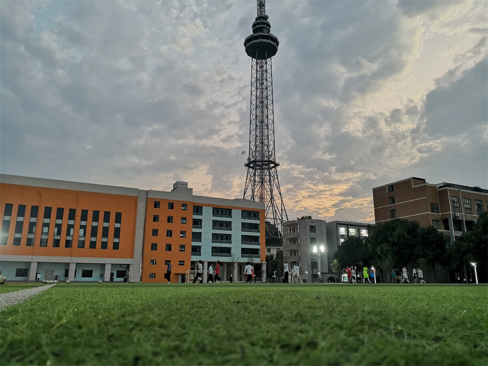 长沙洋沙湖复读学校花费是多少（洋沙湖复读学校怎么样）