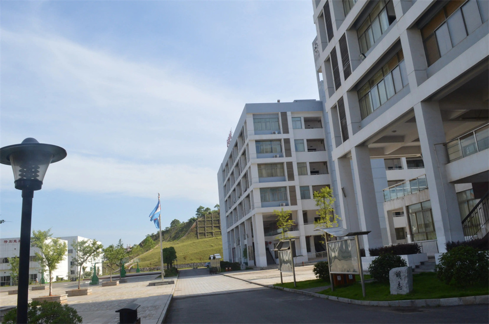 长沙明达复读学校校区（明达复读学校地址）