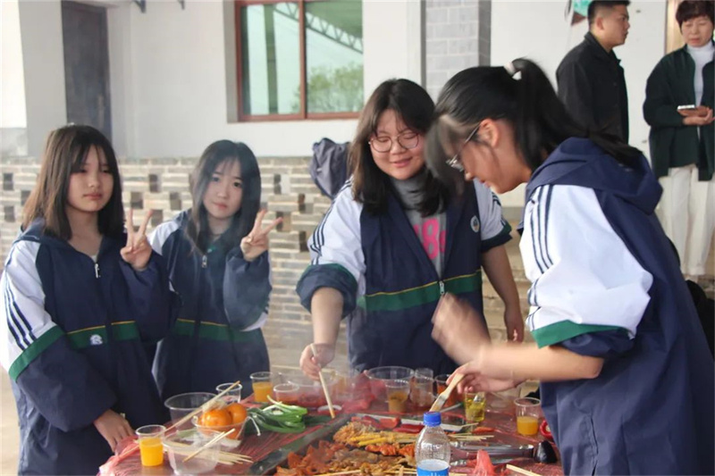 长沙市景雅高级中学复读是个正确的选择吗？