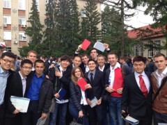 美国读大学需要哪些申请材料呢