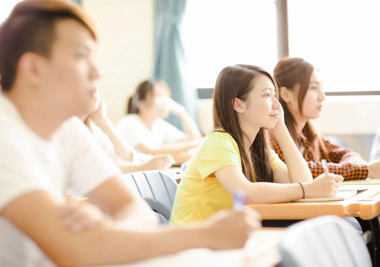 英国留学生活怎么样?（英国留学日常生活心得分享）