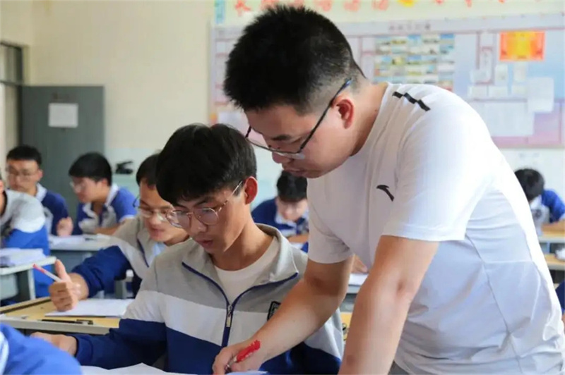 常德市实验中学__常德复读学校排名