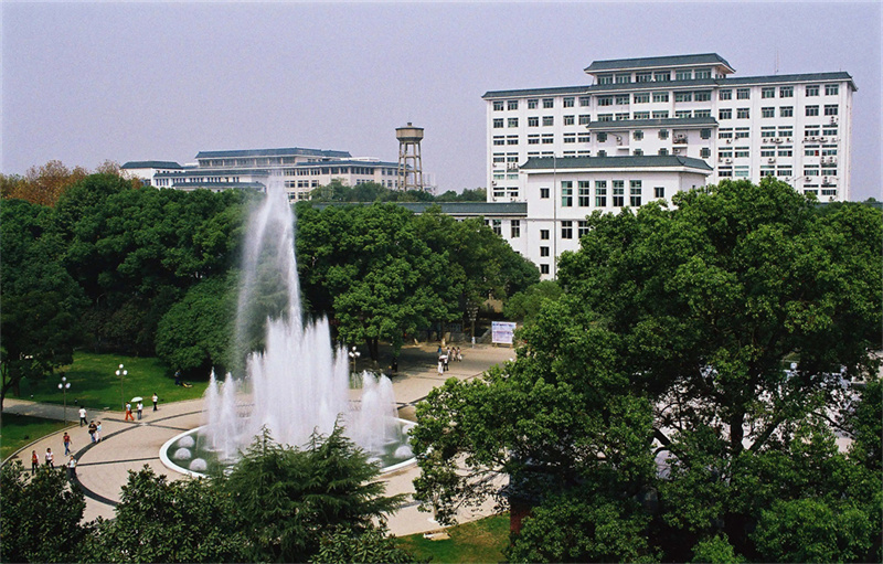 复读学校学籍挂在哪_复读机构学籍问题_