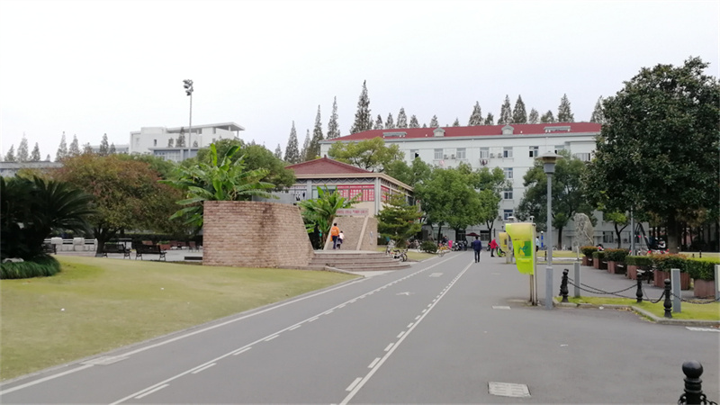 _2025岳阳弘毅新华中学高考复读住宿费是多少？_2025岳阳弘毅新华中学高考复读住宿费是多少？