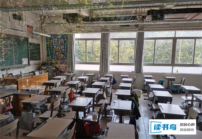 思沁复读学校复读生寒暑假补课嘛?复读条件如何?